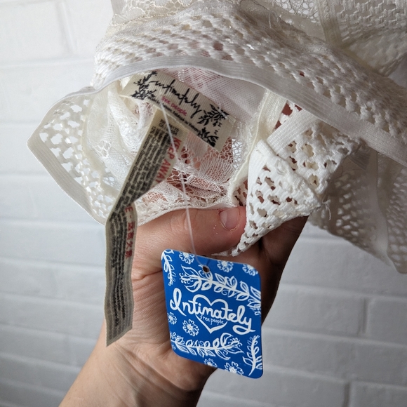 Free People Intimately Sitting Pretty Ivory Crossback Lace Bralette Brami - Picture 5 of 7